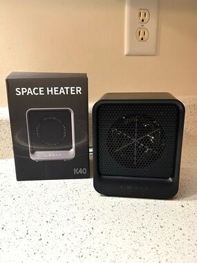 Lerat Black Electric Space Mini Heater (PREOWNED)